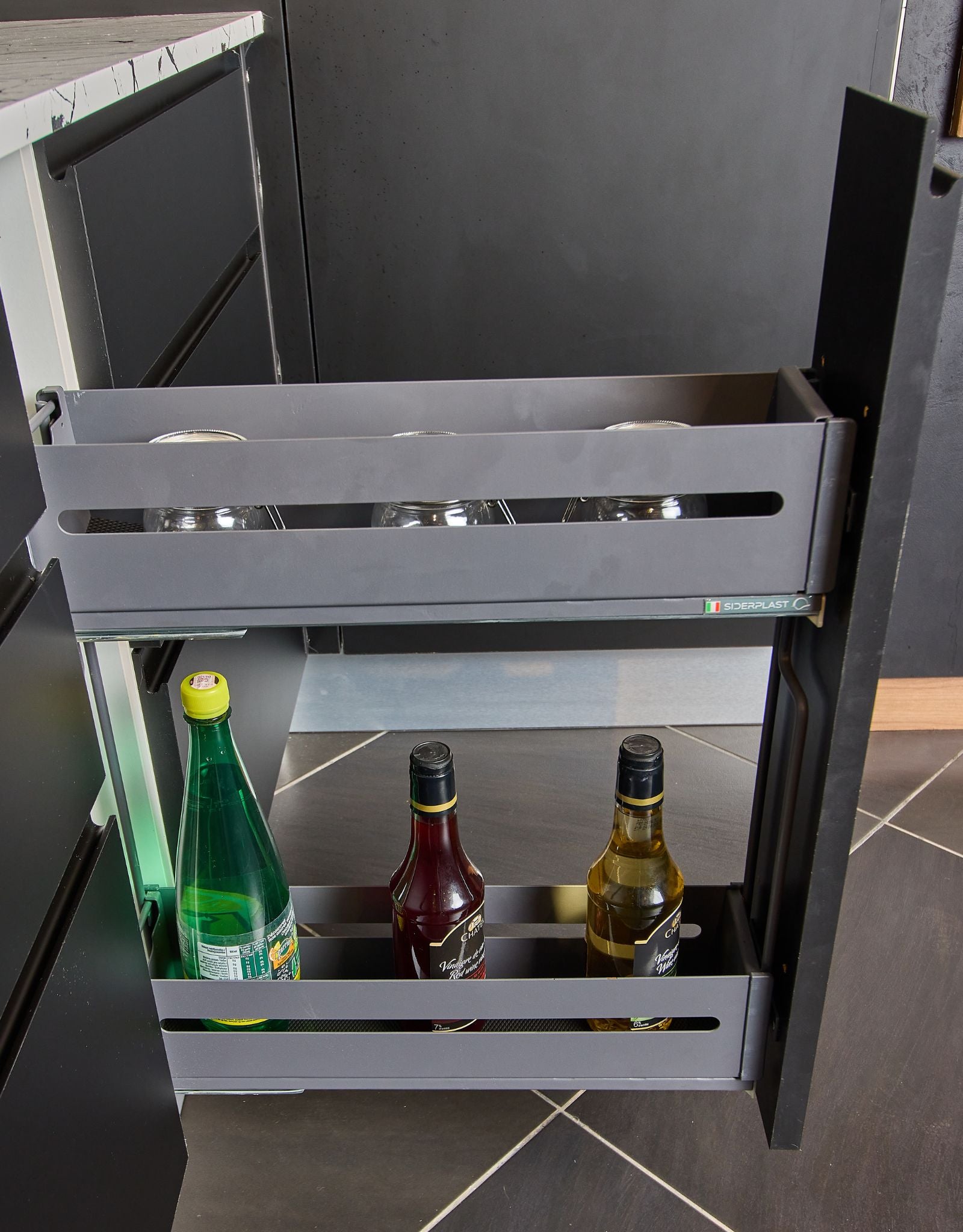 Porte bouteille 15 cm métal gris anthracite  avec tapis anti-dérapant L11 P 28 H57